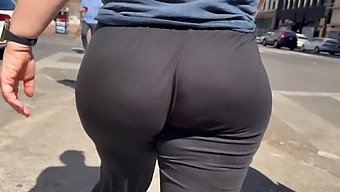 Candid City Streets Encounter With A Bubble Butt