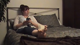 Teen Stepdaughter Gets Step-Mom'S Help In Reaching Orgasm