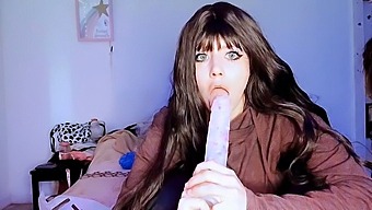 Kinky Queen Gets Off With A Big Dildo And Gives A Blowjob