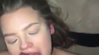 Stunning Girlfriend'S Oral Skills Leave Nothing To The Imagination